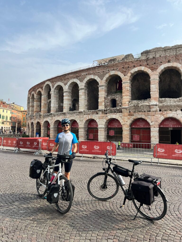 Pedalmondo customer in Italy - panniers with and without "lowrider"