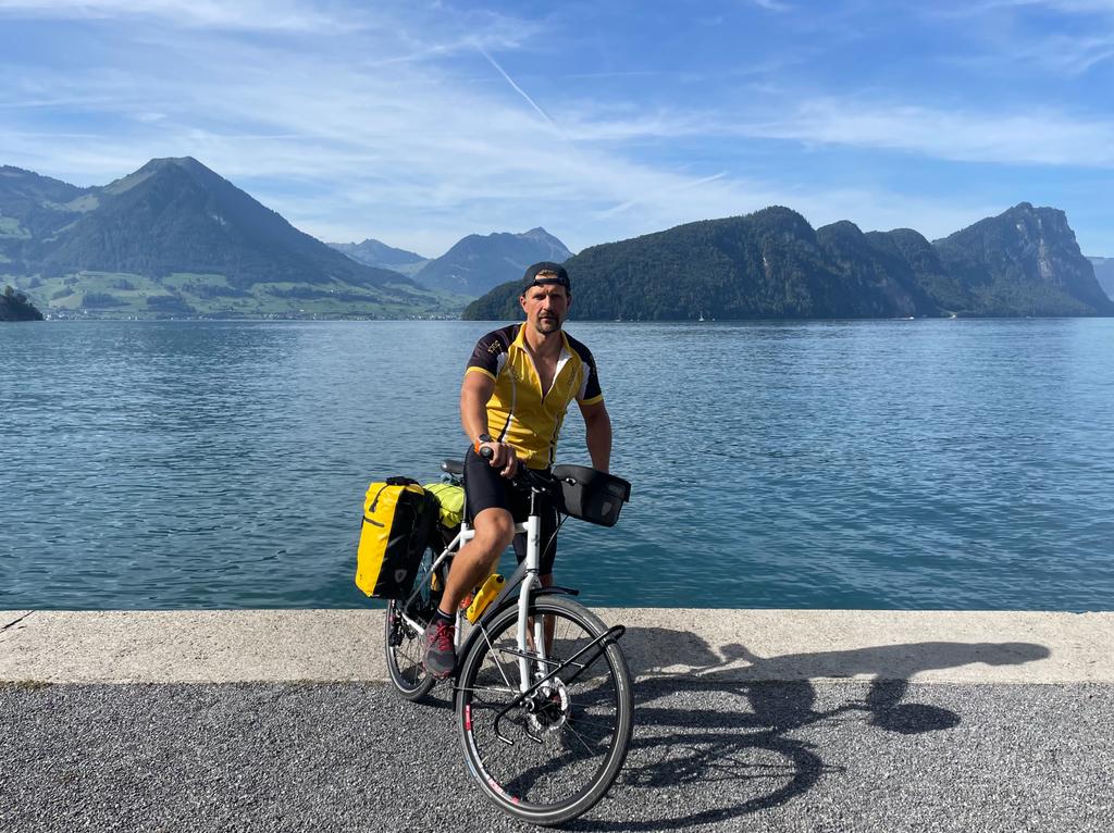 Alex in front of one of the many swiss lakes